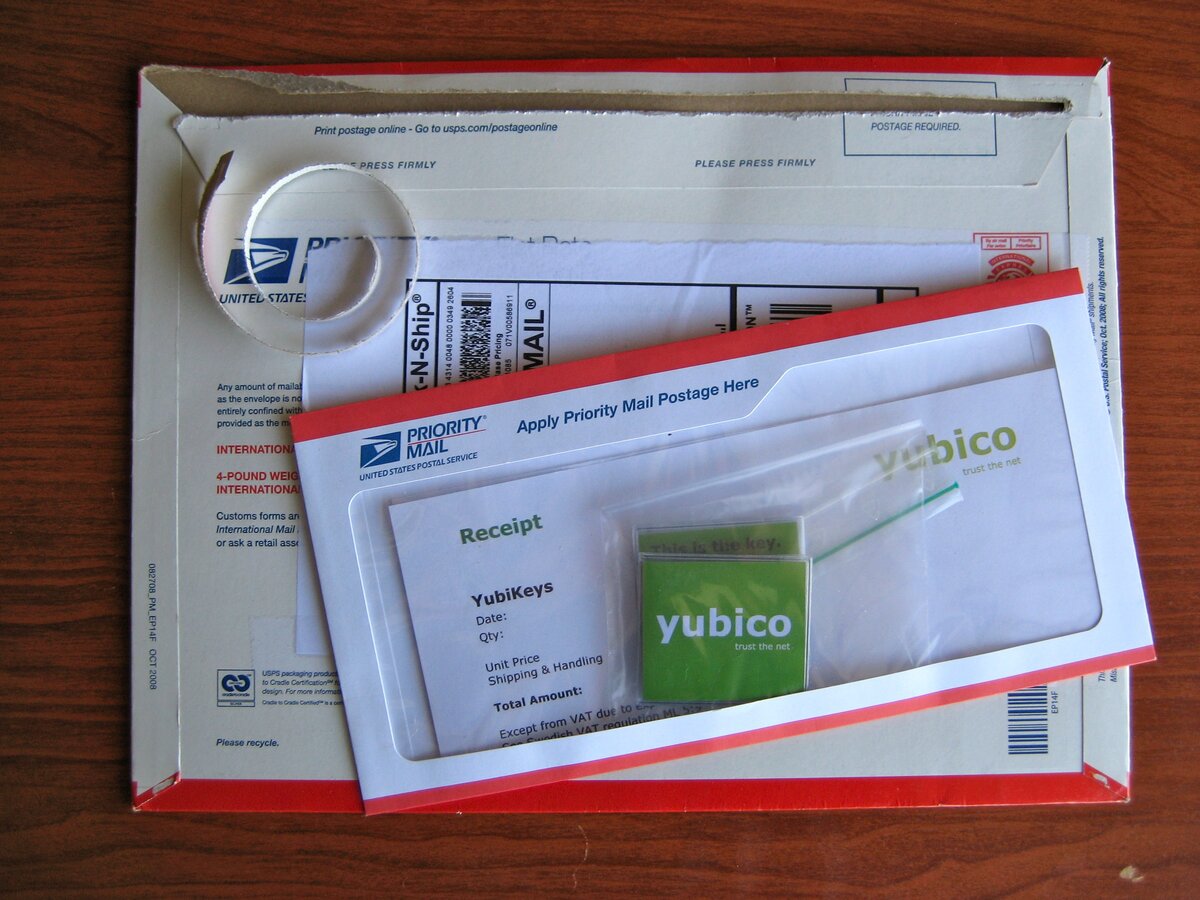 Schwarzer YubiKey-Hardware-Security-Key als Symbolbild für FIDO2- und U2F-Authentifizierung